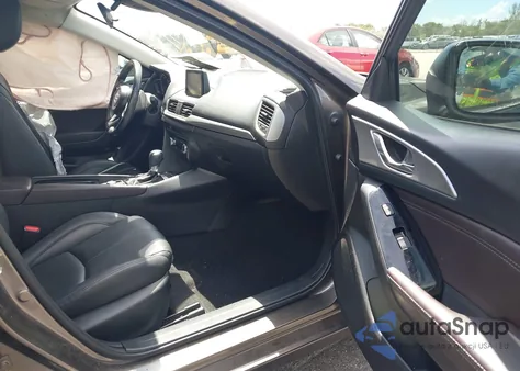 2018 Mazda Mazda3 Touring из США, поврежденный, VIN 3MZBN1L34JM181265